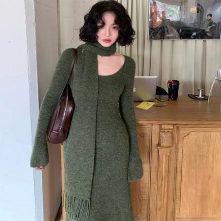 Micola Woolen Dress With Scarf In Olive