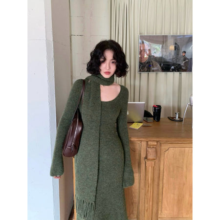 Micola Woolen Dress With Scarf In Olive