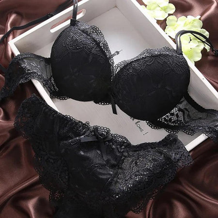 Black - Derby Lace Lingerie Set