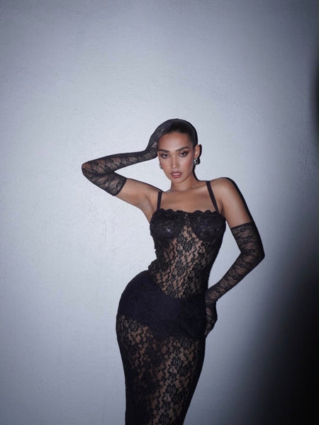 Bisco Lace Detailed Coverup in Black