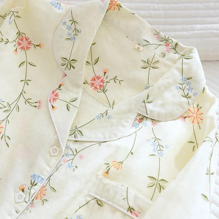 Beccy Cotton Floral Nightsuit In Off-White - close-up of collar and print detail - Miss Mosa By Akanksha
