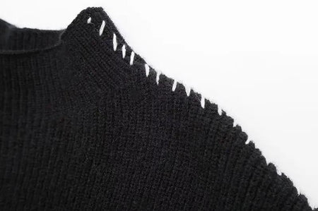 Fedora Oversized Sweater In Black - close-up of shoulder stitch detail - Miss Mosa By Akanksha