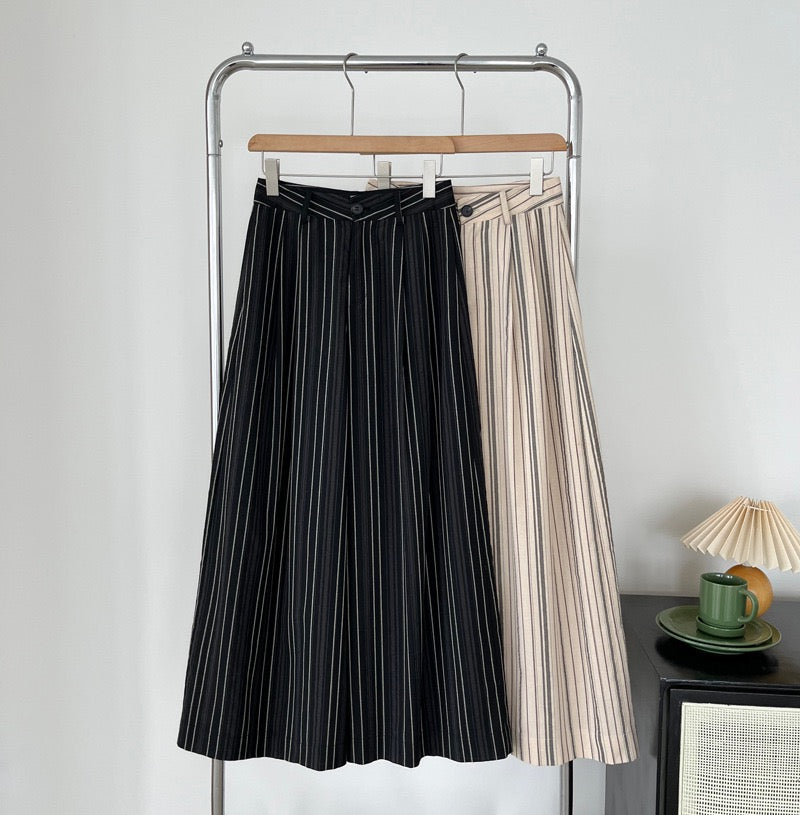 Elon Statement Striped Pants In Black