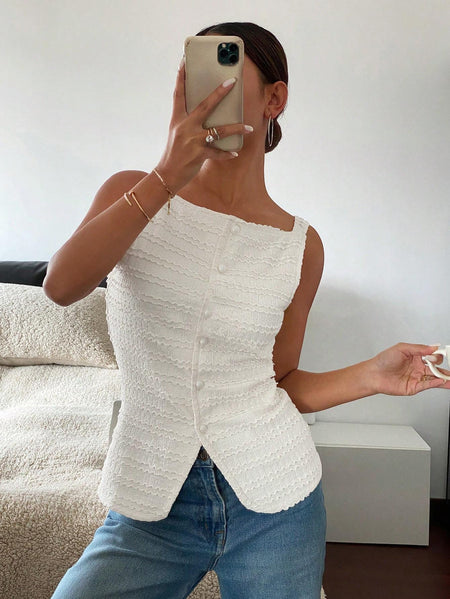 Ketta Statement Summer Top In White - front shot on model - Miss Mosa By Akanksha