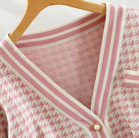 Loretta Woolen Coord Set - close-up of houndstooth knit collar, pink - Miss Mosa By Akanksha