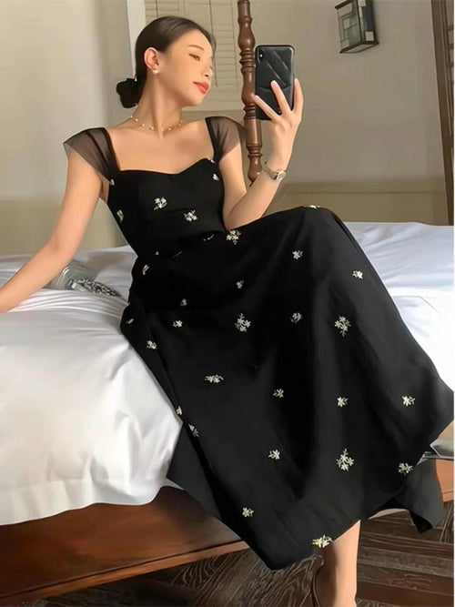 Mikayla Floral Dress In Black