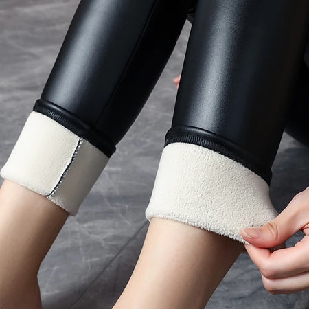 Roy Leather Slimming Premium Fleece Leggings - close-up of fleece lining detail, black - Miss Mosa By Akanksha