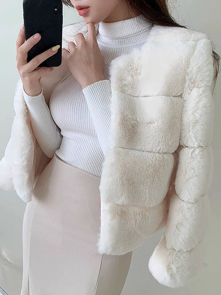 White - Carrie Bradshaw Luxury - Faux Fur Jackets
