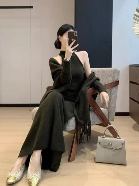 Clelia Luxe Dress With Cape