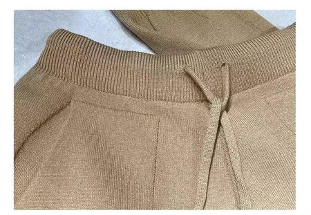 Daniel Winter Trackset - close-up of waistband, beige - Miss Mosa By Akanksha
