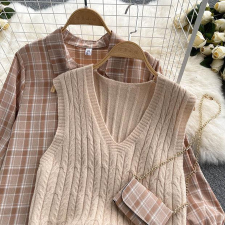 Jasmine Three Piece Set - close-up of knit vest, beige - Miss Mosa By Akanksha