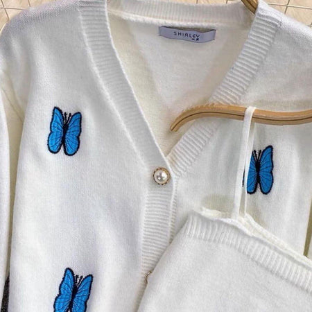 Wings Sweater Set - close-up of neckline, white - Miss Mosa By Akanksha